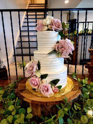 combed wedding cake