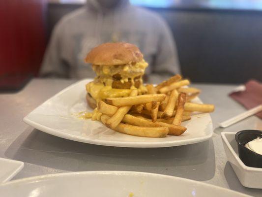 Mac n Cheese Burger