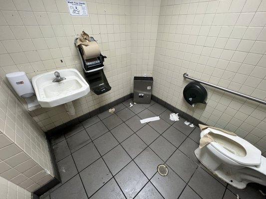 Disgusting bathroom