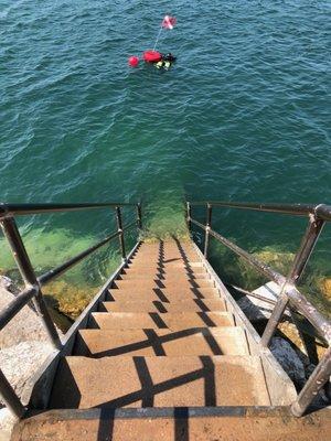 Windy point! Stair case to the underwater life!!