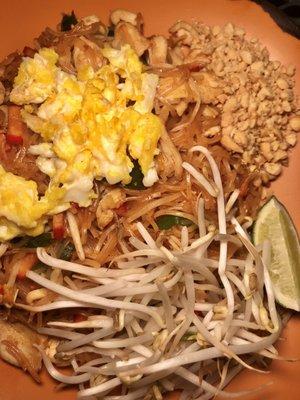 Chicken pad thai