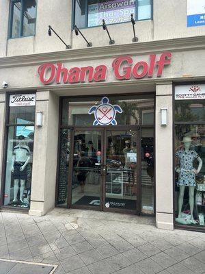 Worst shop in all of Hawaii.   The two rudest hags operating the worst store in Waikiki.   TOTAL WASTE OF TIME!!!!!!!!