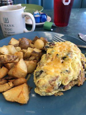 Supreme Omelette with home fries