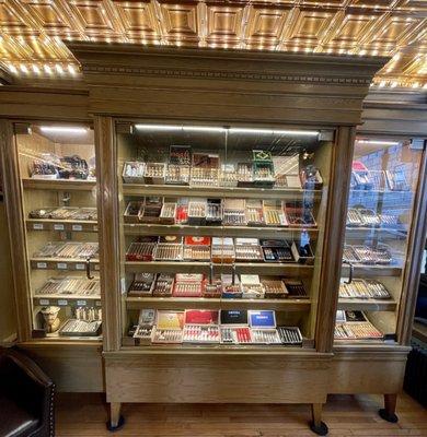 House blends and premium cigars - Amazing prices!