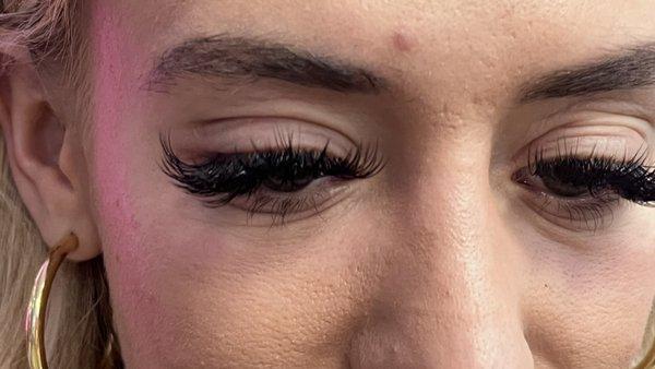 Beautiful set of Volume eyelash extensions