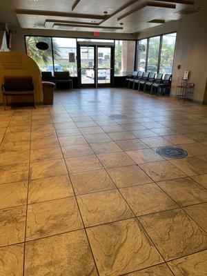 Empty lobby and yet no room available!!!