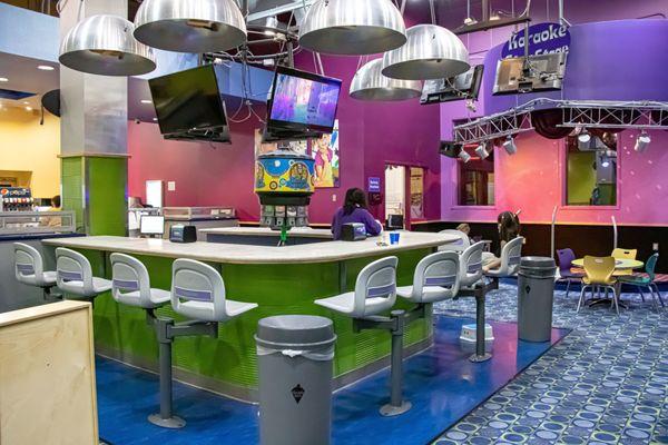 The Quest Café features nothing but kid-friendly foods in a fresh and funky dining atmosphere.