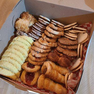 Peruvian mix cookies box