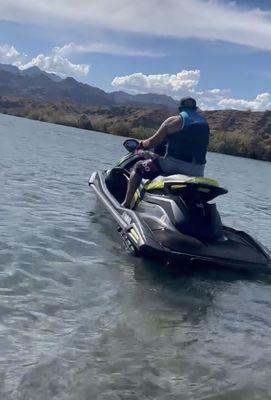 2022 Yamaha rental 
3 hours minimum on the skis only on the lakes