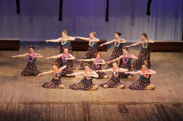 Hawaiian Dancers