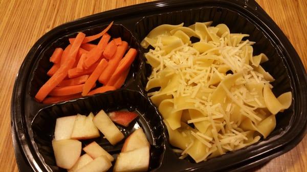 Kids buttered noodles with apple slices and carrots