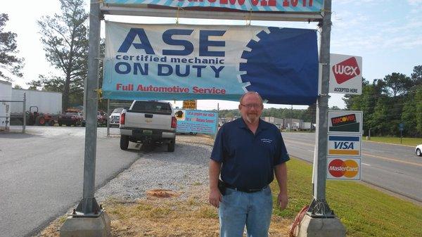 ASE Certified General Manager Buster Avery