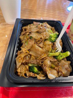 Pad See Ew with beef level 3! Good!