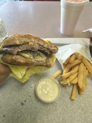 Cheeseburger special, including fries and drink