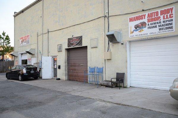 Manosy Auto Body Shops