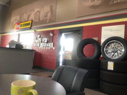 Les Schwab Tire Center