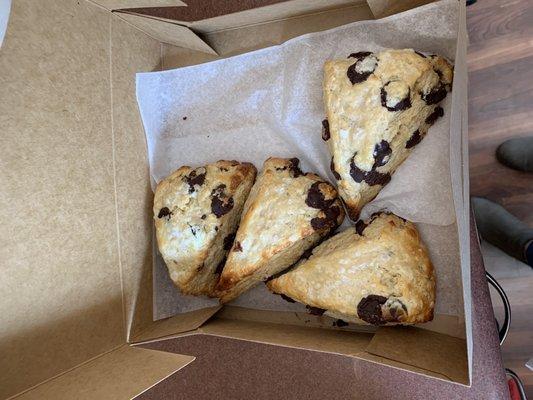 Dark chocolate banana bread scones