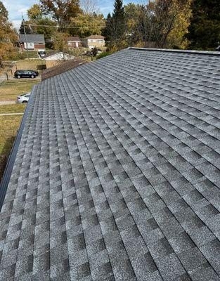 Pewter Grey shingles in a straight line