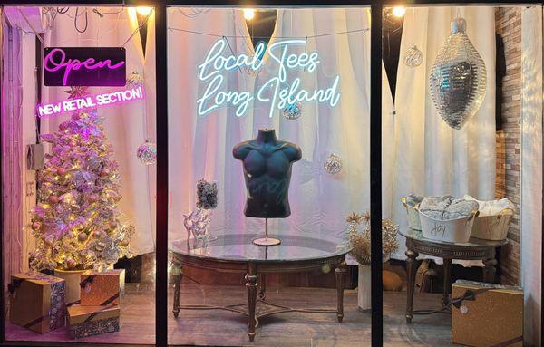 Local Tees Long Island festive holiday window