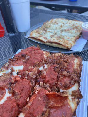 Small pizza and cheesy bread