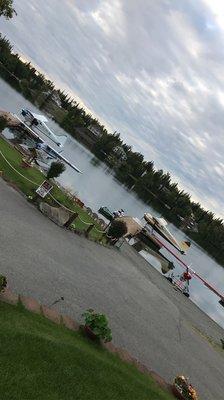 Pontoon plane dock