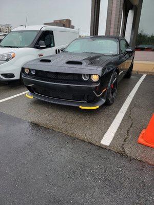 Dodge challenger hellcat.