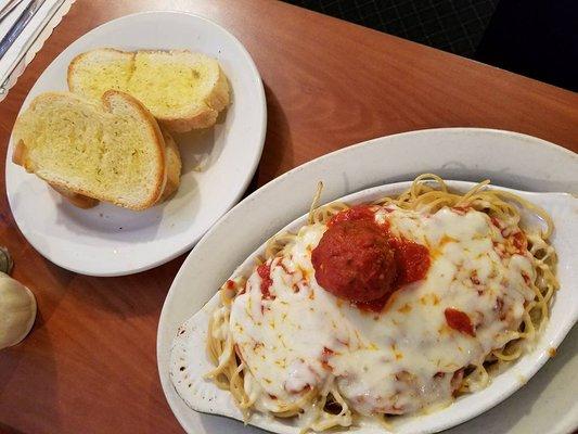 Spaghetti and Meatball and Garlic Toast