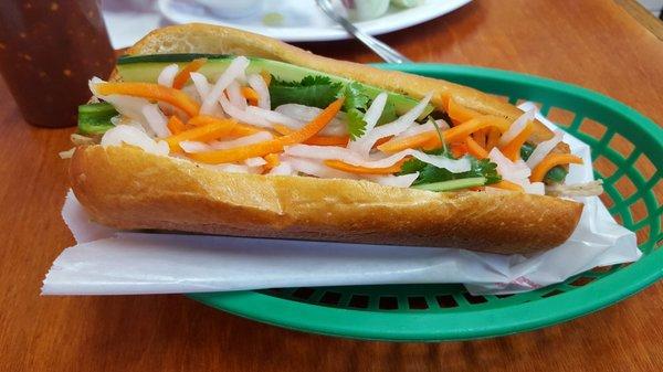 Chicken bahn mi