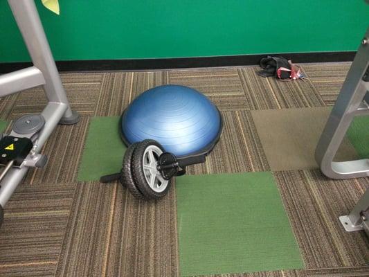 ab extensions w/ bosu ball + wheel = this sucks VERY MUCH BUT I WANT TO SEE MY ABS