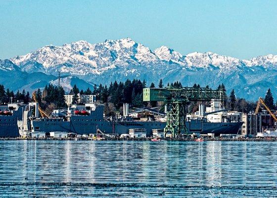 Tacoma (Cascade Mountains behind)