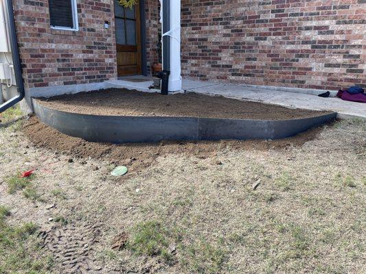 Just finished another beautiful corten steel (weathering steel) planter bed for a home entryway! The wave pattern creates a natural seamless