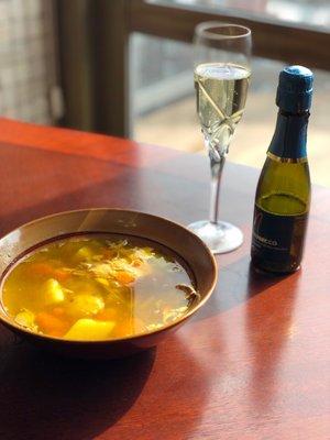 Sopa Consume de Pollo (chicken soup) WINE PROSECCO