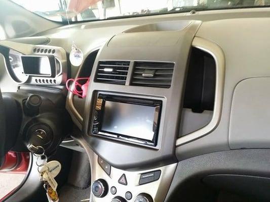 Bluetooth, Touch Screen, USB, Aux In, DVD/FM/AM and FREE Install !