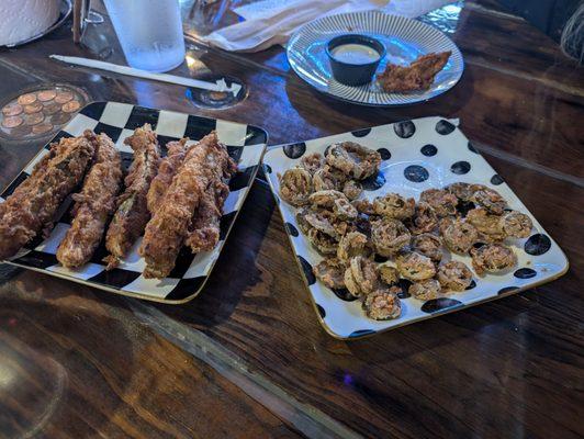 Delicious fried jalapenos, meh fried pickles...