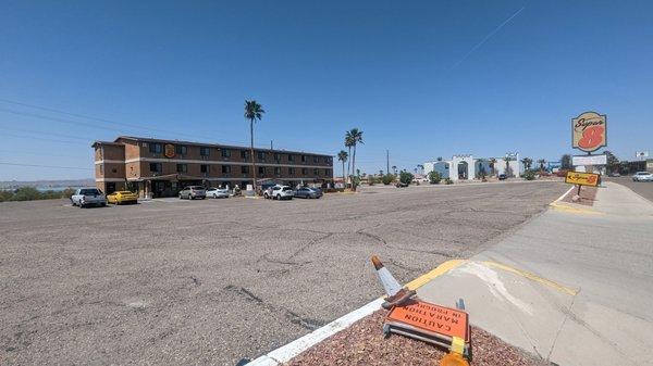 Super 8 By Wyndham Lake Havasu City