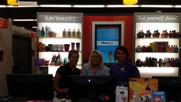 Maggie, Christina and Morgan... our ever helpful Sun Tan City staff. Got to love 'em.