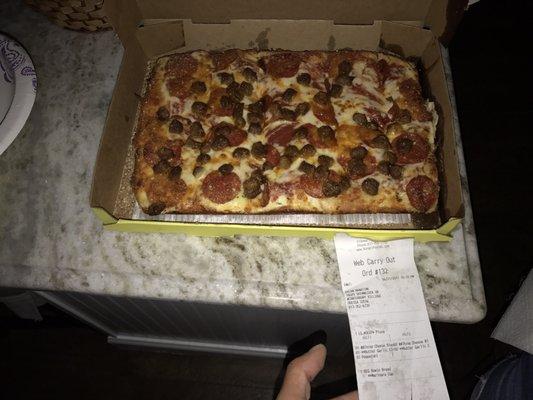 Clearly ordered half cheese half pepperoni. Guess you don't have to be literate to work at Hungry Howie's.