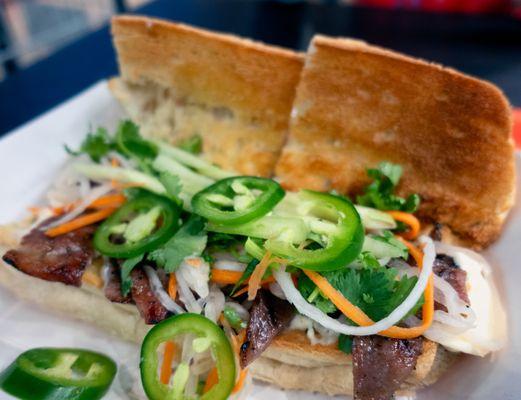 S1 Grilled Pork Vietnamese Sandwich (燒豬肉麵包): $9.95.