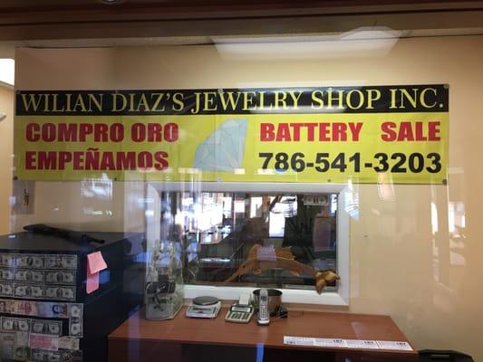 Want to buy or sell any Jewelry in Miami talk to Wilian Diaz the Owner and he will hook you up!