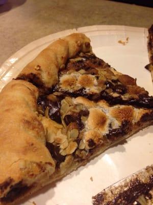 S'mores dessert pizza