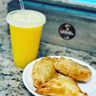 Orange juice & empanadas, a great combination!