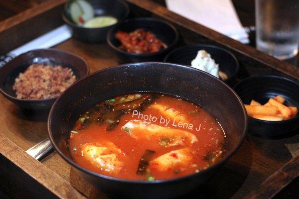 Duk Man Du ($17.99) - chewy rice cakes, dumplings, egg, scallions, sesame oil and roasted seaweed in beef broth. Requested spicy.