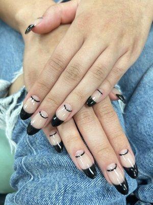 Black nail tip