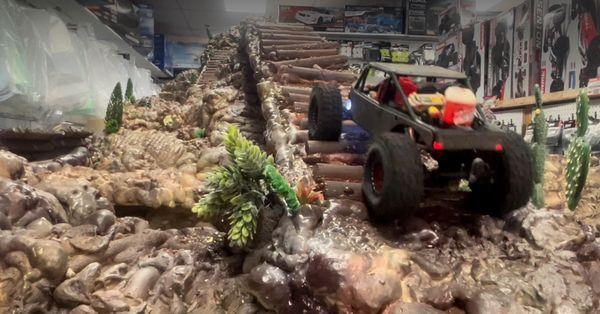 1/24 scale rock crawling course