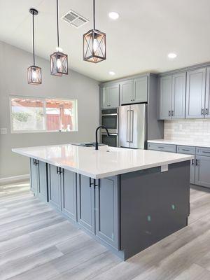 The trending gray. Anything with white countertops just looks amazing!