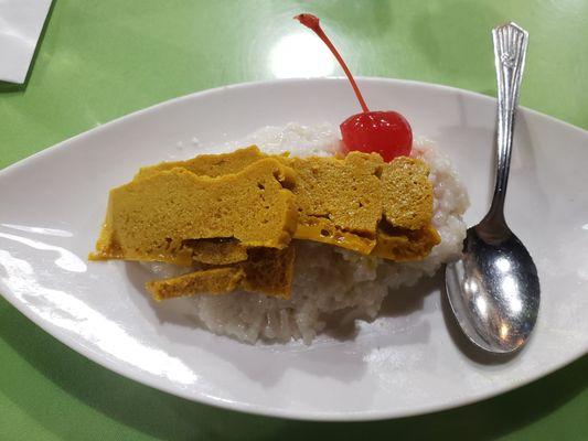 (Mushy and wet rice) "Sticky" rice with custard(tasted awful)