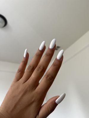 White nails with pink chrome