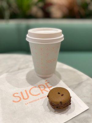 Cappucino & chocolate macaroon