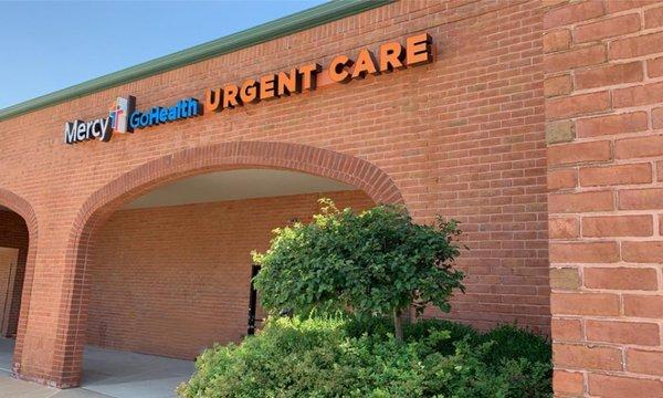 Mercy-GoHealth Urgent Care Oakville - Saint Louis, MO Location Entrance