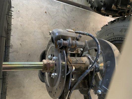 Broken bolt caliper